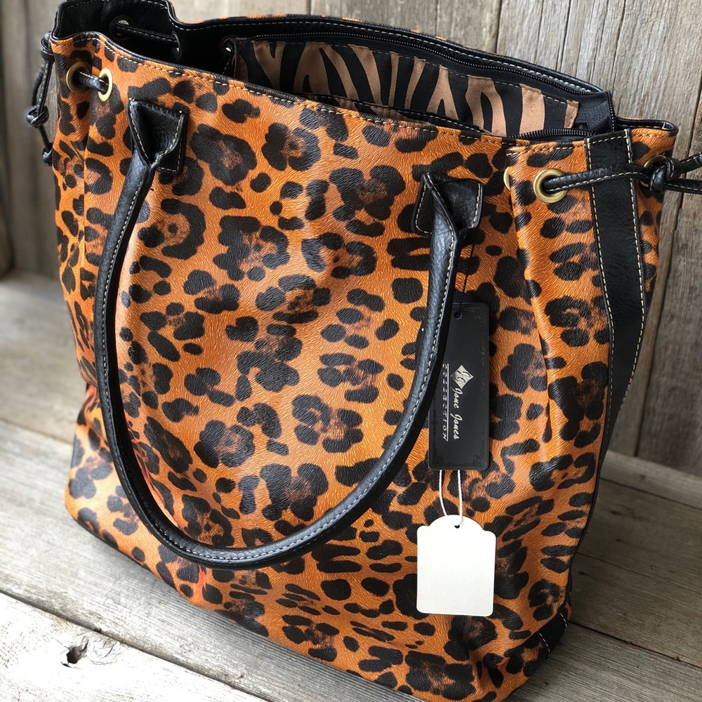 Jone Jones - Country Road Purse